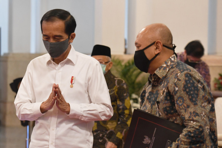 Ia juga menyampaikan kepada jajarannya agar belanja APBN dioptimalkan dalam tiga bulan terakhir ini. Presiden juga menekankan pentingnya penyederhanaan proses penyaluran dana bergulir tersebut.