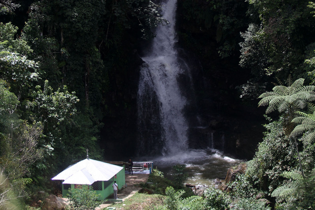 Objek wisata tersebut kembali dibuka bagi pengunjung dengan menerapkan protokol kesehatan untuk mencegah penularan covid-19. 