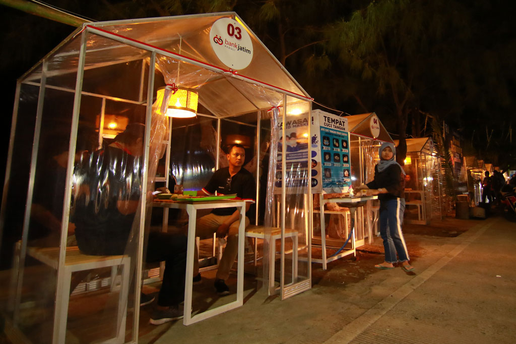 Untuk mendorong perekonomian masyarakat pesisir pada masa Adaptasi Kebiasaan Baru, pemerintah daerah setempat membangun Pondok Terawang sebagai pusat kuliner yang telah terverifikasi oleh Gugus Tugas Percepatan Penanganan Covid-19. 