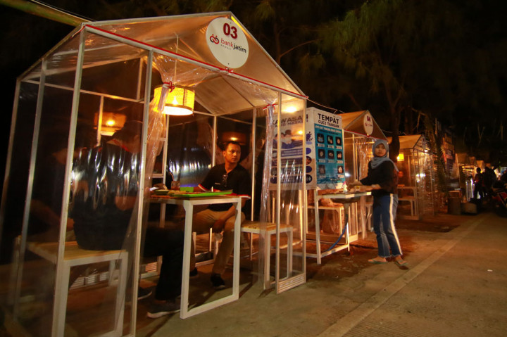 Untuk mendorong perekonomian masyarakat pesisir pada masa Adaptasi Kebiasaan Baru, pemerintah daerah setempat membangun Pondok Terawang sebagai pusat kuliner yang telah terverifikasi oleh Gugus Tugas Percepatan Penanganan Covid-19. 