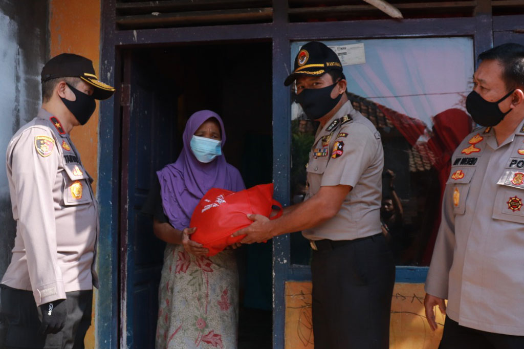 Tantan menambahkan, kegiatan tersebut merupakan salah satu wujud kepedulian kepolisian khususnya alumni Angkatan 91 kepada masyarakat serta mendukung program pemerintah dalam menghadapi covid-19 yang sedang melanda secara global maupun secara nasional.