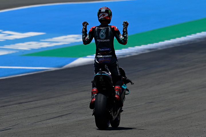 Kemenangan Fabio Quartararo tersebut menjadi kali kedua dirinya naik di podium puncak pada MotoGP 2020.