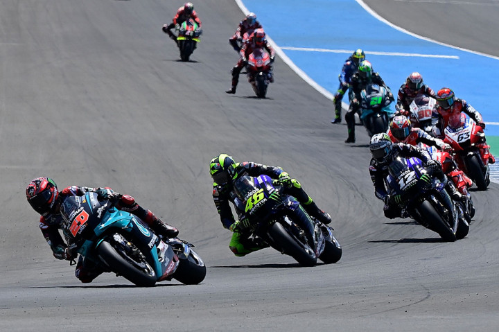 Berkat dua podium puncak tersebut, rider 21 tahun itu memimpin klasemen sementara MotoGP 2020 dengan raihan 50 poin.