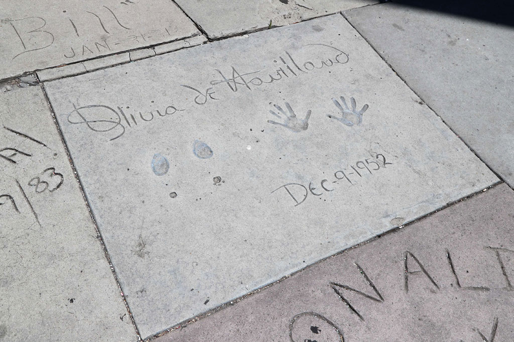 Aktris Olivia de Havilland yang bermain dalam film 'Gone With the Wind', dianggap sebagai aktris terakhir yang masih hidup dari Masa Keemasan Hollywood, meninggal dunia pada usia 104 tahun, Minggu, 26 Juli 2020 waktu setempat.