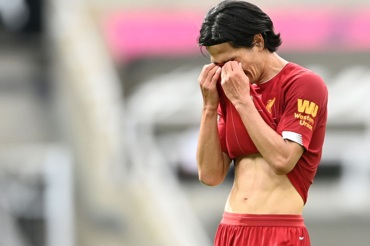 Selepas gol tersebut permainan diambil alih Liverpool. Meski telah berstatus juara, mereka tak ingin memberikan poin secara cuma-cuma. Sejumlah peluang tercipta melalui kaki Chamberlain dan Takumi Minamino, namun seluruhnya masih bisa diamankan kiper Martin Duvbraka.