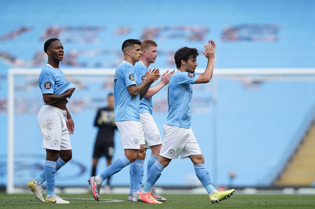 Kemenangan Manchester City menjadi kado manis bagi David Silva yang kontraknya habis pada musim ini. Silva telah memenangi 11 trofi dalam 10 musim bersama Man City, termasuk empat gelar Liga Premier, sejak tiba dari Valencia pada 2010. Pemain asal Spanyol berusia 34 tahun itu juga telah mencetak 60 gol dalam 308 penampilan liga.