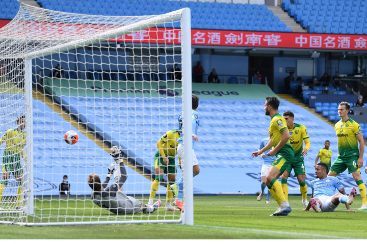 Jalannya pertandingan, City mendominasi permainan sejak menit awal pertandingan. Gabriel Jesus membuka keran gol City saat laga memasuki menit ke-11. Ia berhasil memanfaatkan kemelut di depan mulut gawang Tim Krul.
