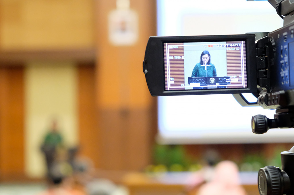 Sri Mulyani menjelaskan dana yang disalurkan kepada pemda merupakan hasil pembelian Surat Berharga Negara (SBN) oleh Bank Indonesia (BI) dengan beban bunga sebesar nol persen. Hal ini sesuai kesepakatan skema burden sharing antara pemerintah dengan bank sentral.