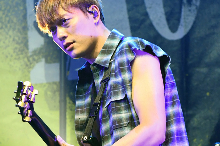 Toru Yamashita, pemimpin dan gitaris band Jepang ONE OK ROCK, terbukti positif covid-19.
