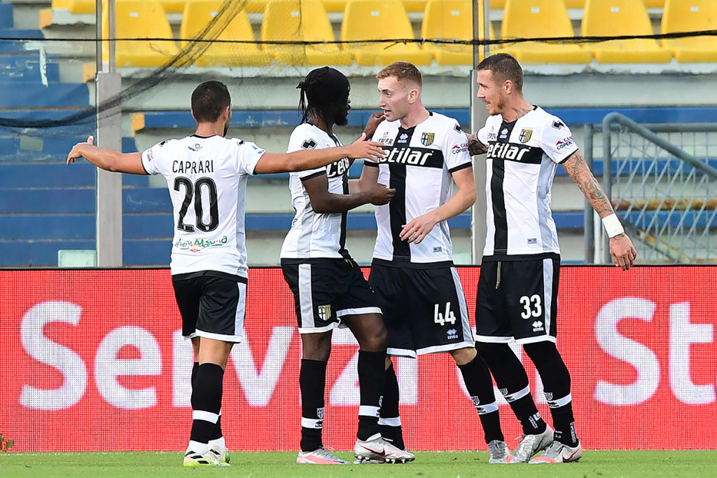 Parma akhirnya berhasil memecahkan kebuntuan menjelang turun minum melalui Kulusevski. Gervinho menyodorkan umpan terobosan yang mengalir deras ke kotak penalti Atalanta, Kulusevski kemudian bergerak lebih cepat dari bek Bosko Sutalo untuk menyambar bola dan masuk ke gawang tim tamu.