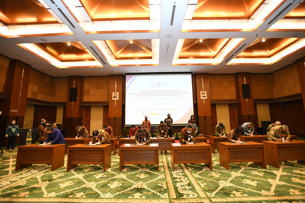 Penandatanganan Nota Kesepahaman antara LPEI dan Perbankan tentang Penyediaan Penjaminan Pemerintah untuk Pelaku Usaha Korporasi dalam rangka Pemulihan Ekonomi Nasional.
