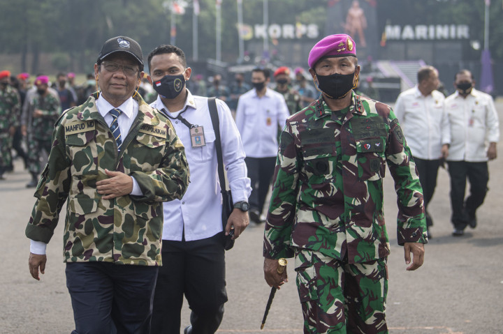 Dalam kunjungannya, Menko Polhukan memberi pengarahan terkait pelibatan TNI dalam menangani aksi terorisme. 