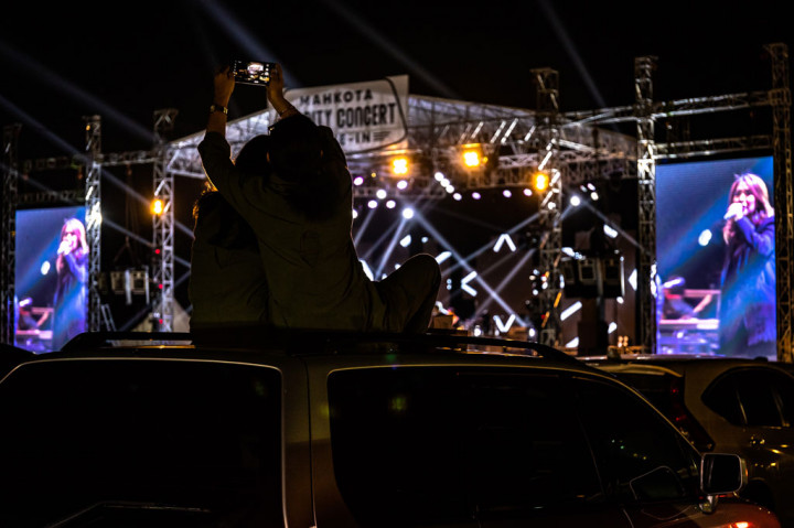 Polrestabes Semarang bersama Pemerintah Kota Semarang menginisiasi konser musik bertajuk 'Mahkota Charity Concert Drive-In di Semarang, Jawa Tengah, Rabu, 29 Juli 2020 malam.