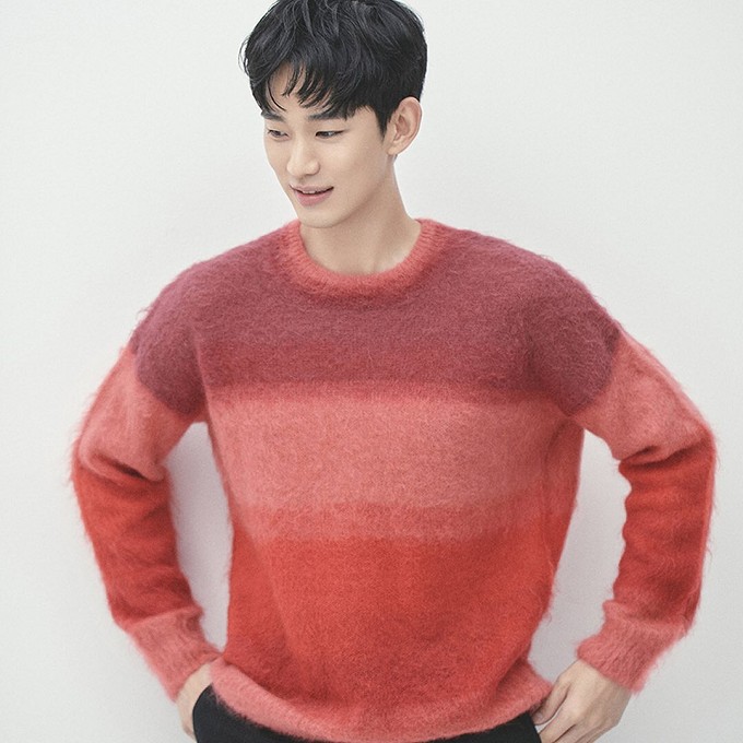 Warna pink gradasi merah dan oranye juga terlihat manis dipakai Mr. Kim. (Foto: Dok. Instagram/@soohyun_k216)