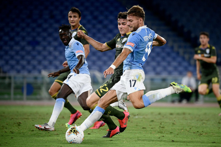 Lazio memiliki beberapa peluang lagi sebelum turun minum. Tetapi kiper Brescia Lorenzo Andrenacci berkali-kali melakukan penyelamatan gemilang untuk mencegah gawangnya kembali kemasukan. Skor 1-0 bertahan hingga jeda.