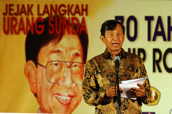 Ajib Rosidi, sastrawan yang berasal dari Jatiwangi, Kabupaten Majalengka, Jawa Barat, menaruh minat besar terhadap perkembangan bahasa dan sastra Sunda. MI/Sugeng