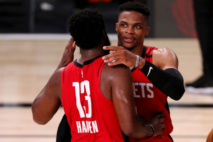 Lewat kemenangan yang didapat di ESPN Wide World of Sports Complex, Florida, tersebut, Rockets kini mencatatkan dua kemenangan berbanding satu atas Mavericks.
