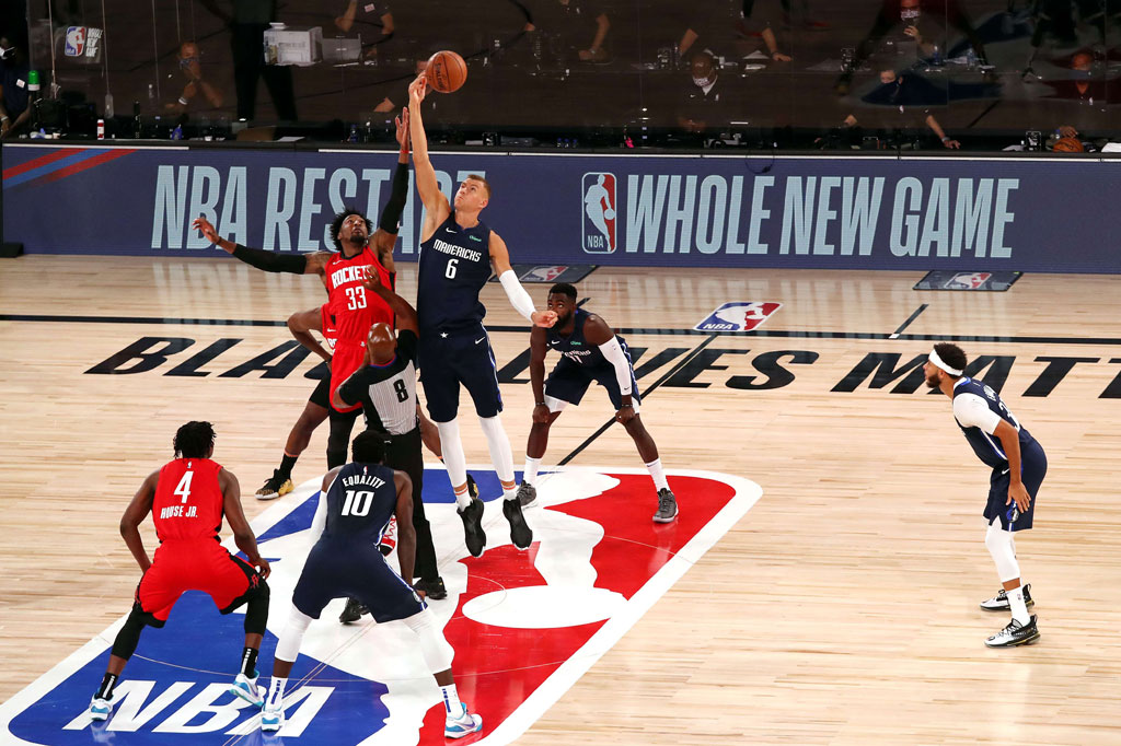 Sedangkan Kristaps Porzingis menyumbang 39 poin dan 16 rebound untuk Mavericks. Trey Burke menambahi 31 poin sebagai pemain pengganti, dan Tim Hardaway Jr. mencetak 24 poin untuk Dallas.