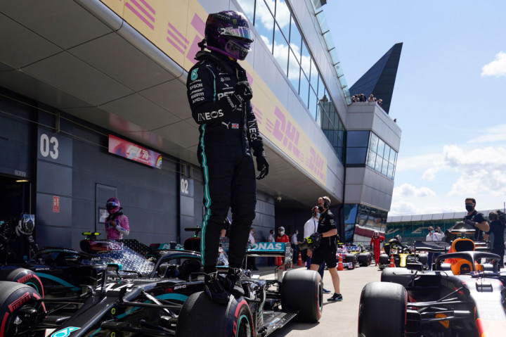 Juara dunia enam kali Lewis Hamilton merebut 'pole position' untuk ketujuh kalinya di Sirkuit Silverstone, Inggris, setelah tampil tercepat di sesi kualifikasi Grand Prix Britania, Sabtu, 1 Agustus 2020 malam WIB.