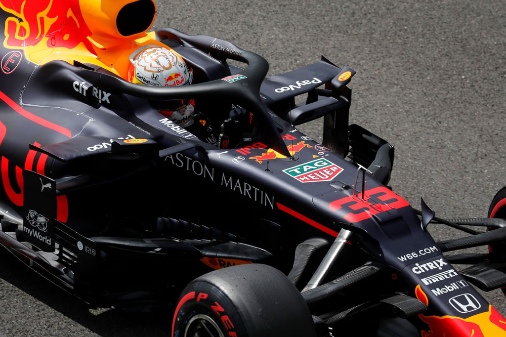 Sementara itu pembalap Red Bull Racing, Max Verstappen mengamankan P3 terpaut 1,022 detik dari pemuncak sesi.