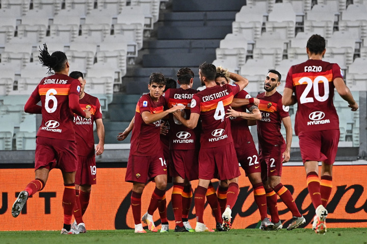 Namun, prosesi perayaan gelar juara baru dilakukan usai pertandingan Juventus melawan AS Roma yang merupakan pertandingan dan laga kandang terakhir Juve di Liga Italia musim ini. Dalam pertandingan tersebut, Juventus kalah 1-3 dari AS Roma.
