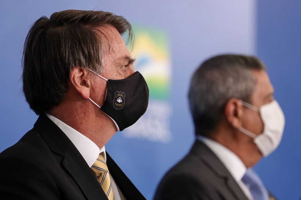 Pada Senin, 3 Agustus 2020 Bolsonaro mengatakan kepada awak media bahwa dirinya sehat dan sudah pulih, setelah pekan lalu melaporkan adanya jamur di paru-paru dan sedang mengonsumsi antibiotik. Presiden tidak menyebutkan secara spesifik seputar kondisi medisnya.