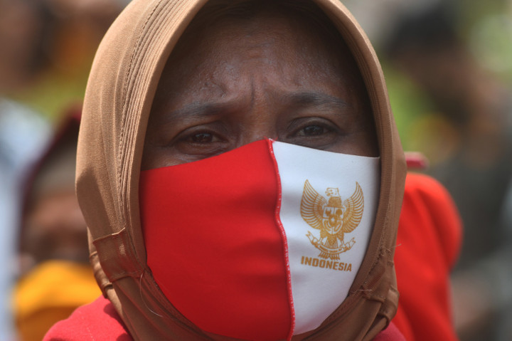 Dalam aksi itu pengunjuk rasa meminta pemerintah untuk mempercepat pembangunan hunian tetap bagi ribuan jiwa penyintas bencana yang hingga tahun kedua pasca bencana masih berapa di hunian sementara.