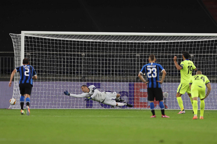 Tim Spanyol itu kemudian memiliki peluang emas untuk menyamakan kedudukan setelah wasit Anthony Taylor menunjuk titik putih karena menilai tangan Godin mengenai bola di kotak terlarang. Sayangnya eksekusi yang dilakukan pemain pengganti Jorge Molina melebar.