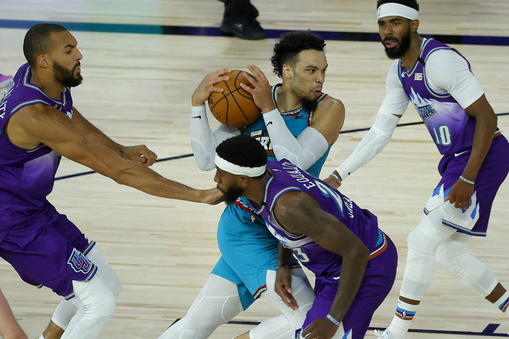 Dillon Brooks mencetak 23 poin, Grayson Allen memperbaiki torehan terbaik kariernya lewat 20 poin dan enam tripoin, Jonas Valanciunas mengemas dwiganda 21 poin dan 14 rebound serta Ja Morant mencatatkan 20 poin serta sembilan assist, tapi tak cukup menghindarkan Grizzlies dari kekalahan. 