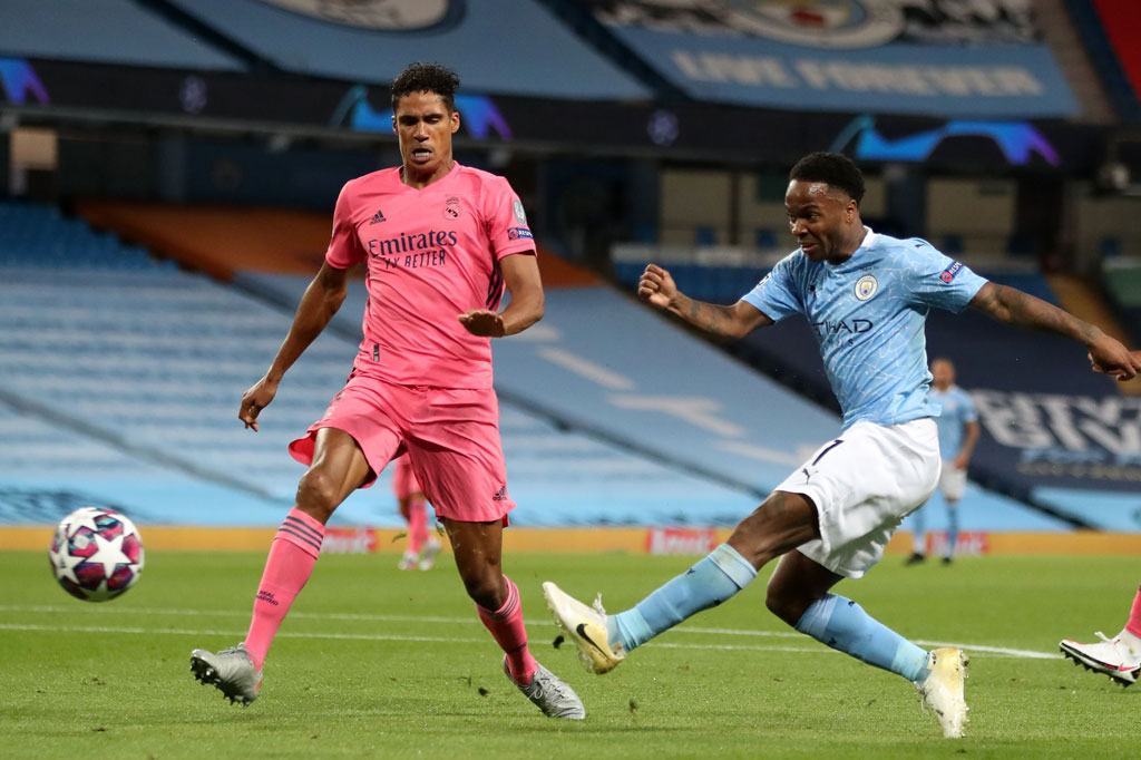 City kembali mengawali babak kedua dengan baik. Peluang pertama mereka lewat umpan terobosan De Bruyne tak bisa diselesaikan sempurna oleh Sterling. Sebaliknya tim tamu mengancam lewat tembakan luar kotak penalti Benzema.