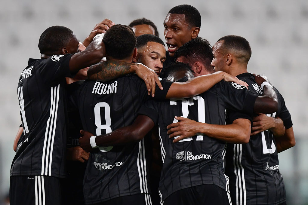 Pada menit ke-11 Lyon mendapat hadiah penalti setelah Rodrigo Bentancur melakukan pelanggaran terhadap Aouar. Wasit sempat meminta tinjauan VAR sebelum kemudian meneguhkan keputusannya. Memphis Depay yang menjadi algojo sukses melesakkan bola lewat sepakan bergaya Panenka.