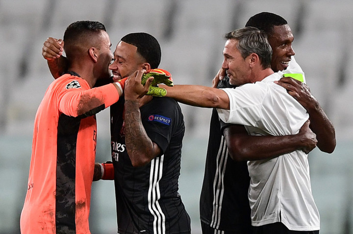 Pada fase akhir pertandingan Juve terus mencoba menebar ancaman ke kotak penalti Lyon. Namun baik umpan-umpan panjang maupun operan pendek mereka dapat digagalkan para pemain bertahan Lyon yang tampil disiplin. Sampai peluit panjang berbunyi, skor 2-1 untuk keunggulan Juve tidak berubah.