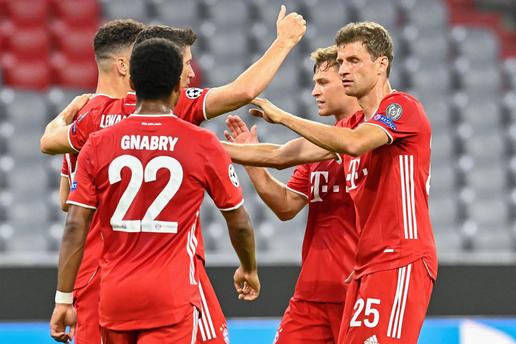 Ivan Perisic melakukan selebrasi usai mencetak gol ke gawang Chelsea.
