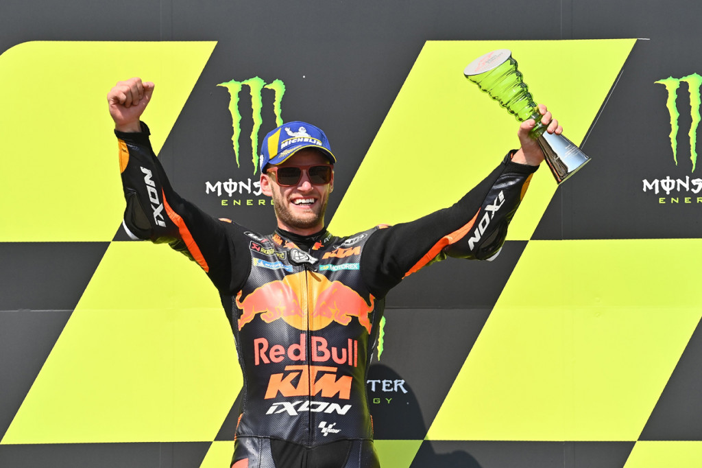 Ini adalah kemenangan pertama Binder di ajang MotoGP. Rider 24 tahun asal Afrika Selatan ini juga baru menjalani musim pertamanya di MotoGP. 
