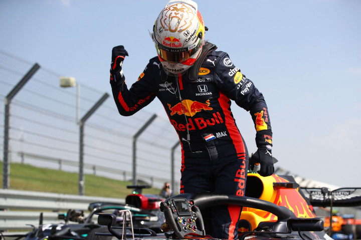 Max Verstappen berhasil memenangi seri kelima Formula 1 2020 bertajuk GP 70th Anniversary. AFP Photo/Bryn Lennon