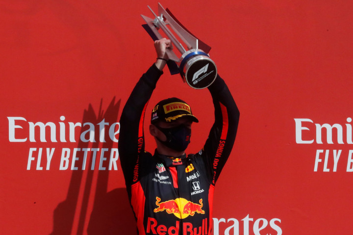 Strategi Verstappen untuk menggunakan ban keras di awal lomba menjadi kunci kemenangan. AFP Photo/Frank Augstein