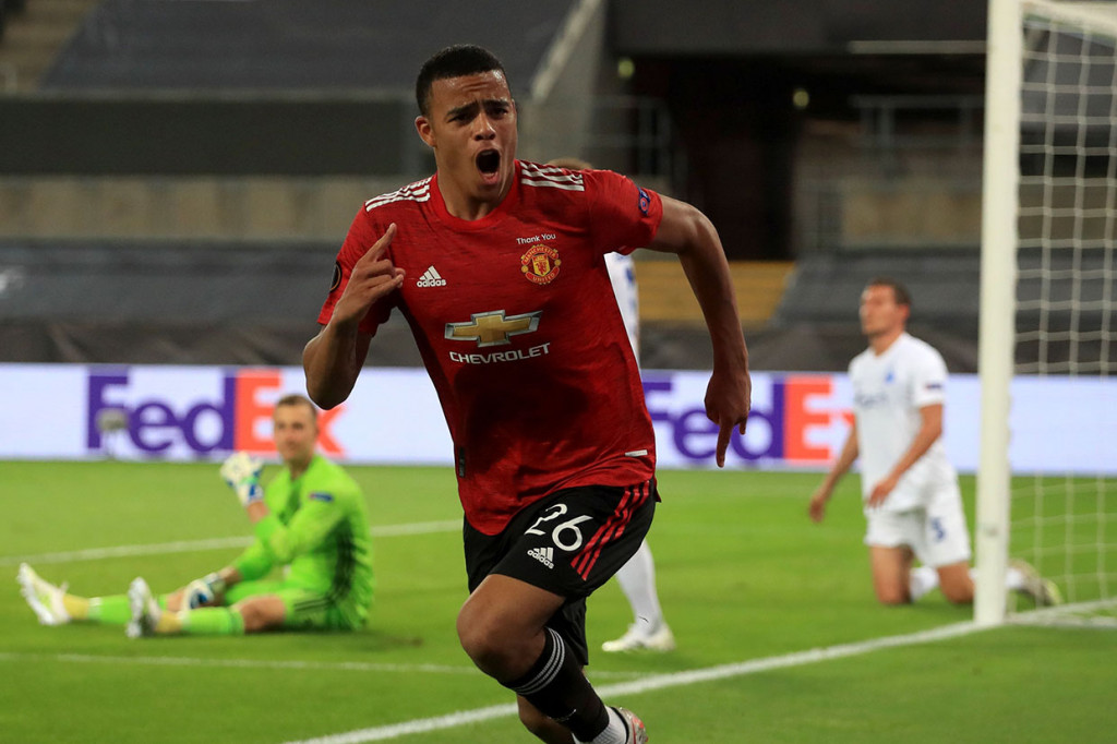 Semenit menjelang jeda Greenwood menjebol gawang Copenhagen lewat tembakan kerasnya. Namun gol tersebut dianulir wasit setelah tinjauan VAR menyatakan pemain muda tersebut offside.