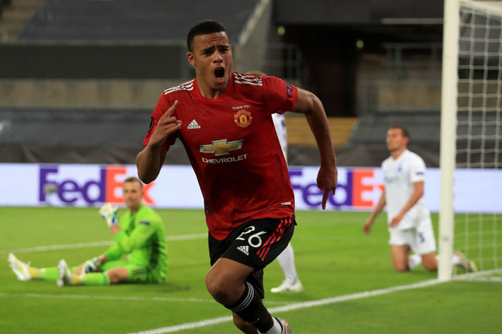 Semenit menjelang jeda Greenwood menjebol gawang Copenhagen lewat tembakan kerasnya. Namun gol tersebut dianulir wasit setelah tinjauan VAR menyatakan pemain muda tersebut offside.