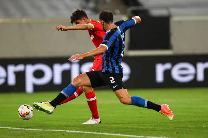 Pada menit ke-25 Leverkusen mampu memperkecil ketertinggalan. Kai Havertz memainkan operan satu-dua dengan Kevin Volland di dalam kotak penalti Inter, dan berhasil melepaskan sepakan keras yang bersarang ke gawang Samir Handanovic.