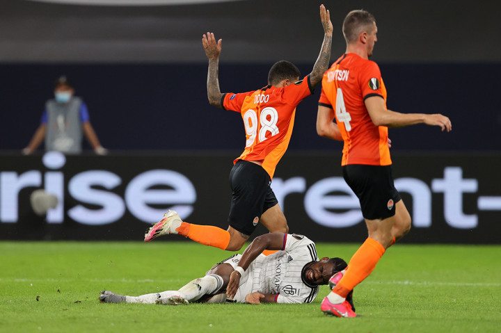 Basel berusaha bangkit di babak kedua. Mereka melancarkan protes ketika Afimico Pululu terjatuh di dalam kotak penalti oleh hadangan Dodo. Wasit Michael Oliver bergeming dan tetap tak memberi hadiah tendangan 12 pas untuk klub besutan Marcel Koller itu.