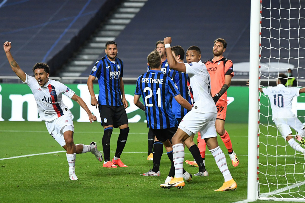 Kerja keras PSG akhirnya membuahkan hasil tepat pada penghujung waktu normal ketika Marquinhos memanfaatkan kemelut di depan gawang untuk menjebol gawang Atalanta dan mengubah kedudukan jadi imbang 1-1.