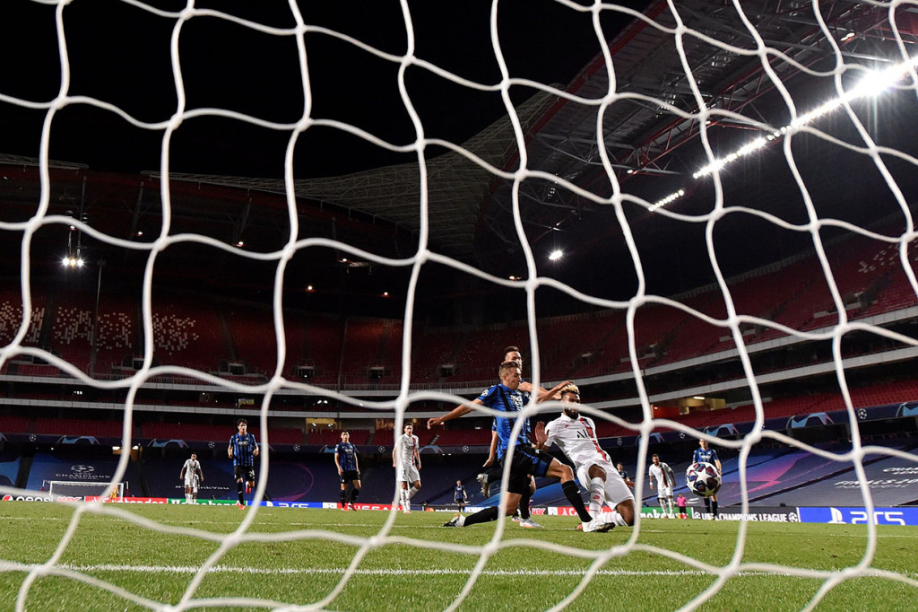 Tiga menit berselang, keadaan berbalik dan PSG berbalik unggul setelah Mbappe lolos dari jebakan offside saat menerima umpan terobosan dari Neymar. Umpan silang Mbappe diselesaikan Eric Maxim Choupo-Moting menjadi gol. Skor 2-1 bertahan hingga laga usai.