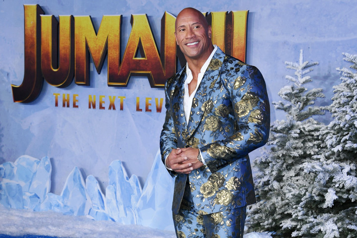 Di posisi kedua ditempati Ryan Reynolds (USD71,5 juta), diikuti Mark Wahlberg dengan pendapatan USD58 juta.