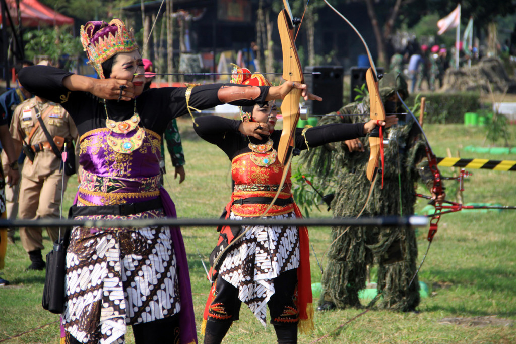 Latihan memanah tersebut digelar guna menunjang pembinaan personel dan memunculkan bibit atlet panahan dari keluarga besar Pasmar 2. 
