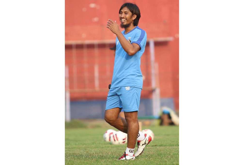 Mantan asisten pelatih Kalteng Putra pada Liga 2 musim 2017 dengan lisensi kepelatihan A AFC (Asian Football Confederation) tersebut resmi menggantikan Joko Susilo sebagai pelatih Persik Kediri pada musim kompetisi Liga 1 yang akan segera bergulir kembali.