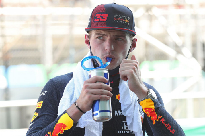 Terpaut 0,708 detik dari pole, pembalap Red Bull Max Verstappen, yang menjadi rival terdekat Hamilton di klasemen, akan start dari P3 di depan pembalap Racing Point Sergio Perez yang kembali membalap setelah sembuh dari covid-19.