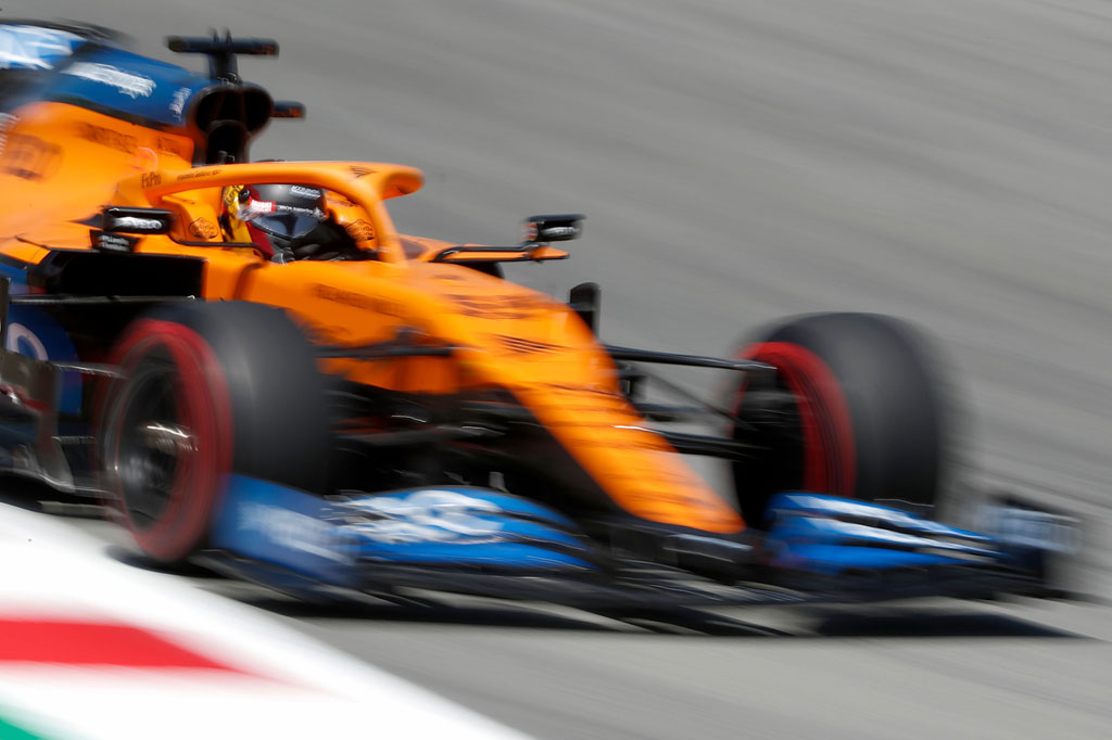 Baris keempat dihuni oleh duet McLaren Carlos Sainz dan Lando Norris. Norris unggul hanya 0,003 detik dari Charles Leclerc untuk menyingkirkan pebalap Ferrari itu ke P9. Pierre Gasly melengkapi posisi start sepuluh besar untuk AlphaTauri.