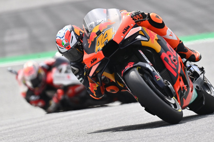 Pol Espargaro yang menguasai sesi latihan bebas dengan KTM akan start dari P5 di depan pembalap Suzuki Joan Mir.