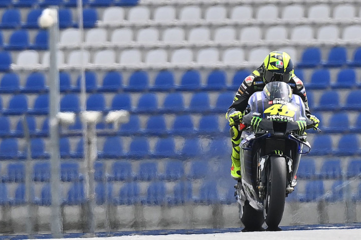 Valentino Rossi juga harus menempuh Q1 setelah gagal finis sepuluh besar di sesi latihan. The Doctor mendapati hasil kualifikasi terburuknya musim ini di P12, di belakang Takaaki Nakagami (LCR Honda) dan Miguel Oliveira (KTM Tech 3), kendati selisih catatan ke-12 pebalap yang bertarung di Q2 dalam rentang 0,5 detik.