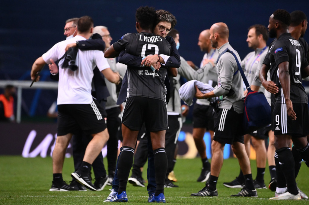 Lyon berhasil menyingkirkan Manchester City di babak perempat final dengan skor 3-1. 